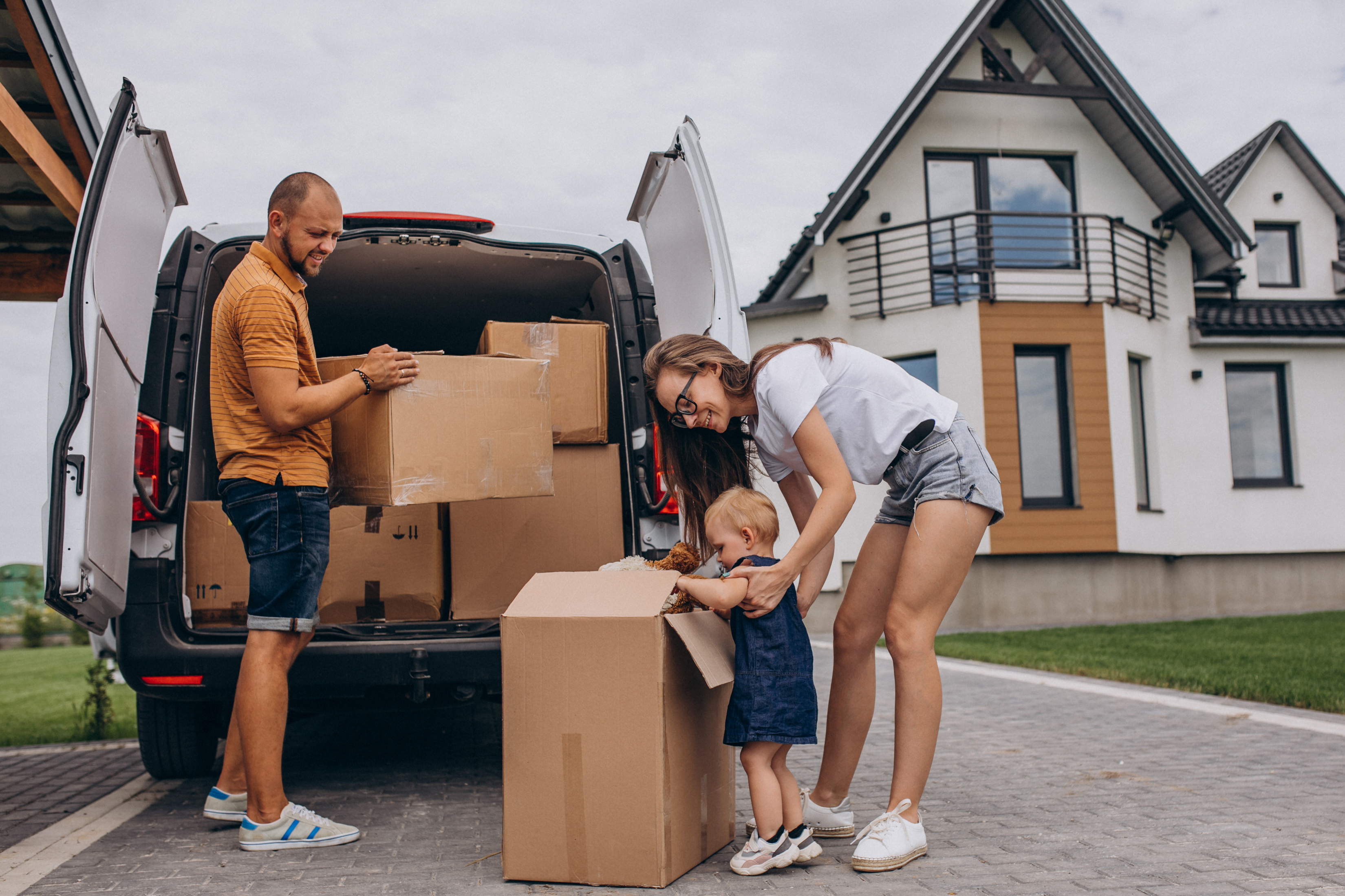 How to Prepare Your Family for a Long-Distance Move from Vancouver to Alberta